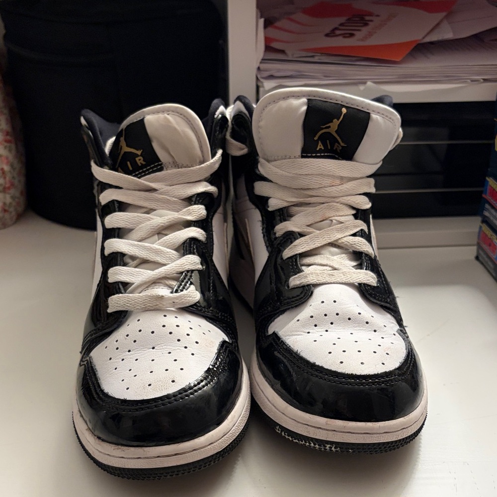 Nike ACG Kids Black and White Sneakers